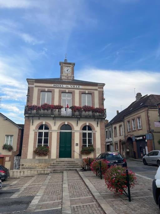 La Maison Du Perche Avec Jacuzzi Saint-Martin-des-Pezerits Exterior photo